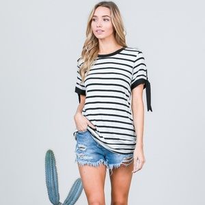 STRIPED TOP WITH CONTRAST TIED SLEEVE